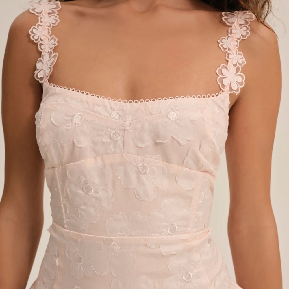 Florence For Love And Lemons Blush Floral Midi Dress - Picture 3 of 9